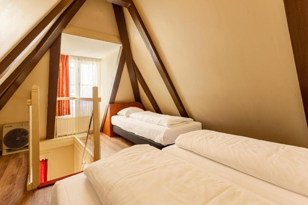 A-Train Hotel_2